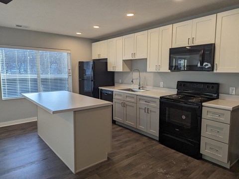 Floor plan for 1 bed, 1 bath, 808 sqft